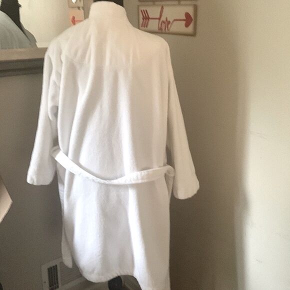 Neiman  Marcus plush short  robe  preloved ❤️size M EUC - Picture 7 of 13